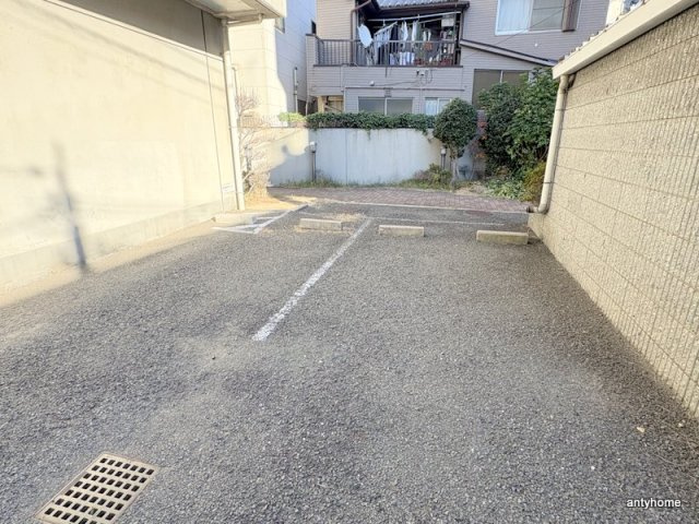 フォレスト今里　仲介手数料無料の駐車場