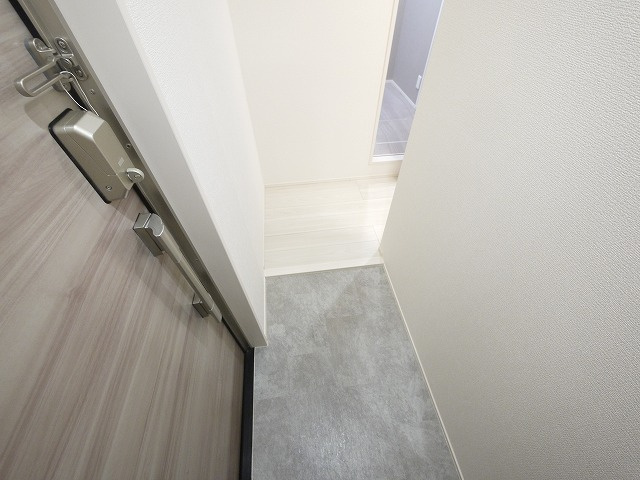 RETOLIA川原城町の玄関