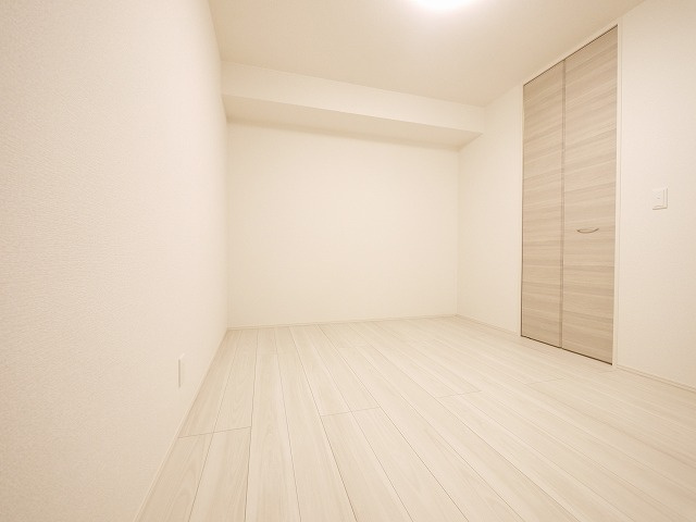 RETOLIA川原城町の洋室