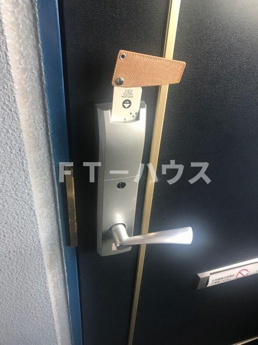 和田ビルの玄関