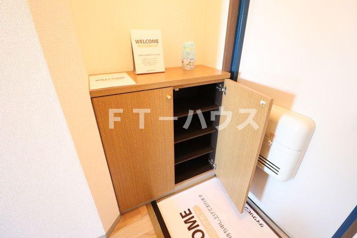 和田ビルの玄関