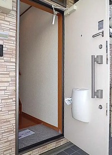 アムール MKⅡの玄関|※同建物別部屋