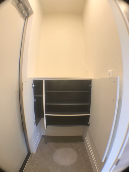 グラン・コート末広通の玄関|同建物内別部屋の写真です。