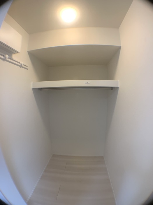 グラン・コート末広通の収納|同建物内別部屋の写真です。