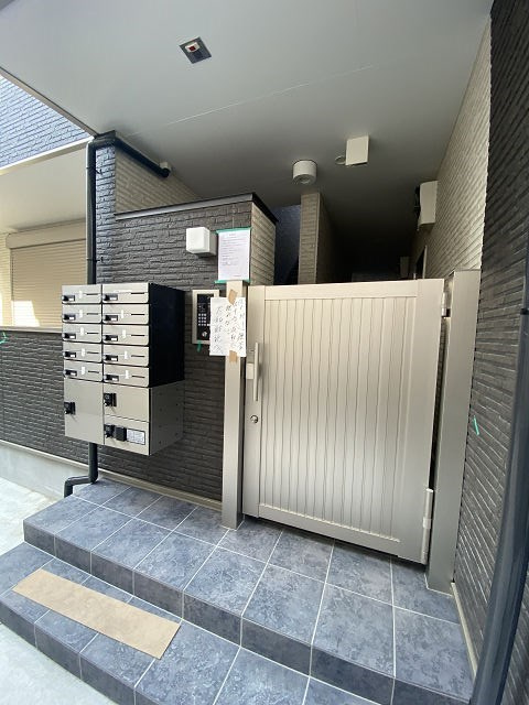 尼崎市西大物町のアパートのエントランス|清潔なエントランスです
