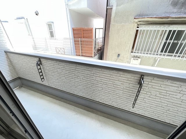 尼崎市西大物町のアパートのバルコニー|陽当たり良好なバルコニーです