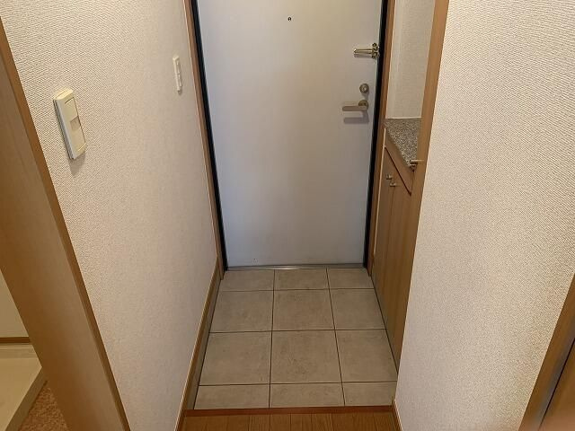 アドラブールの玄関