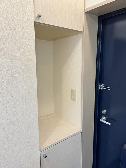 ハイグレース北新宿の玄関