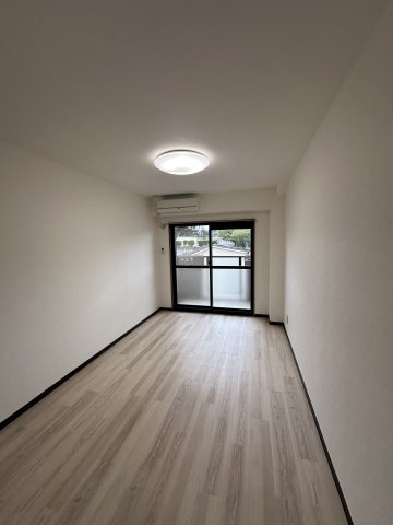 DYNASTY豊田新館の居間・リビング
