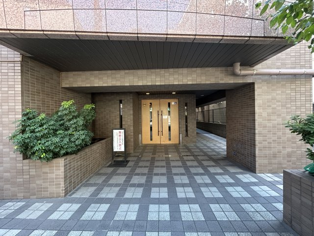 ファミール赤羽シティアヴェニューのエントランス