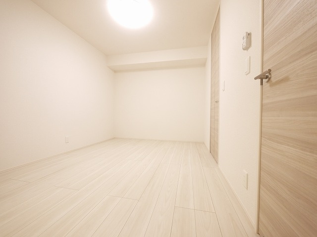 RETOLIA川原城町の洋室
