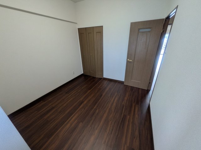 エクレール黒崎南の洋室