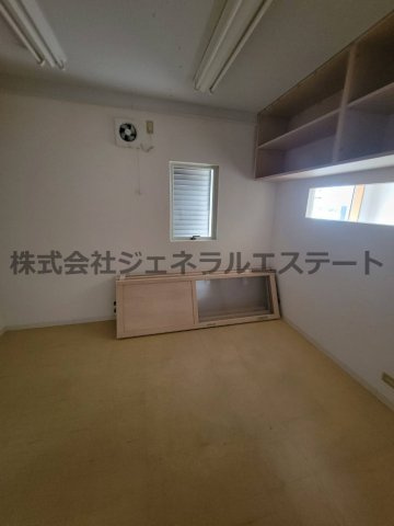 クリスタルコートの居間・リビング