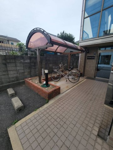クリスタルコートのエントランス