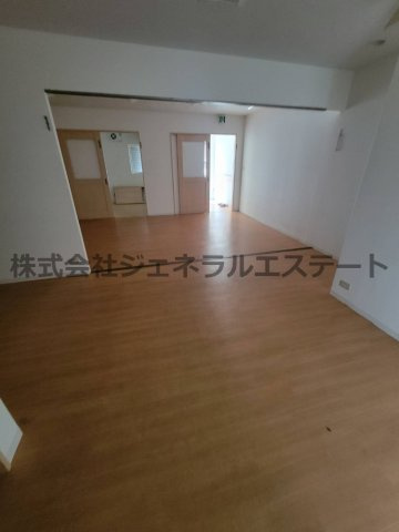クリスタルコートの居間・リビング