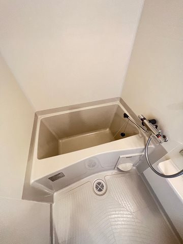 エスタート塚本の浴室|コンパクトで使いやすいお風呂です