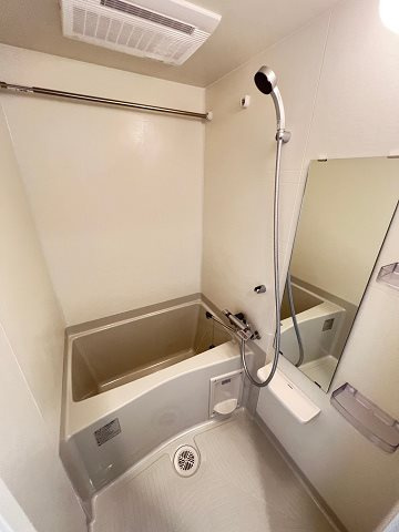 エスタート塚本の浴室|日々の疲れを癒すお風呂付です