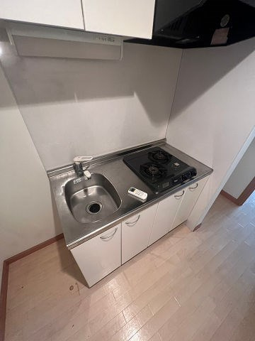 尼崎市若王寺２丁目のアパートのキッチン