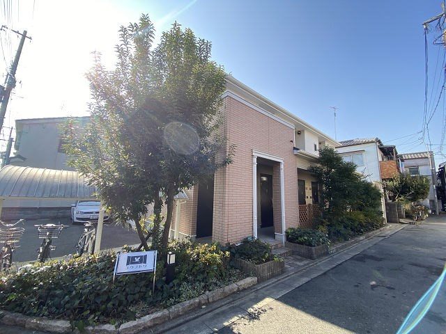尼崎市若王寺２丁目のアパートの外観