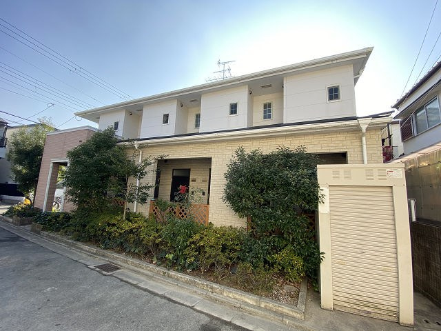 尼崎市若王寺２丁目のアパートの外観