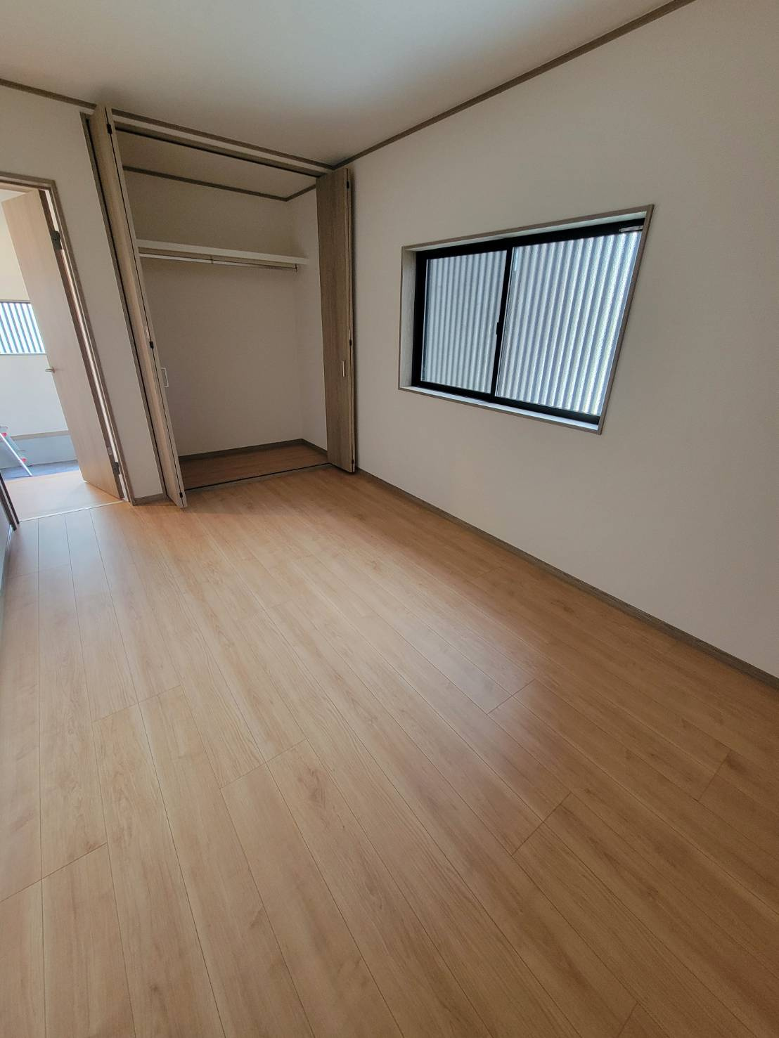成田東が丘貸家の洋室