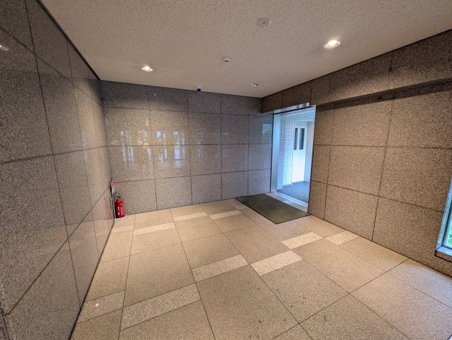 目黒本町マンションのロビー|ゆとりのあるロビーです