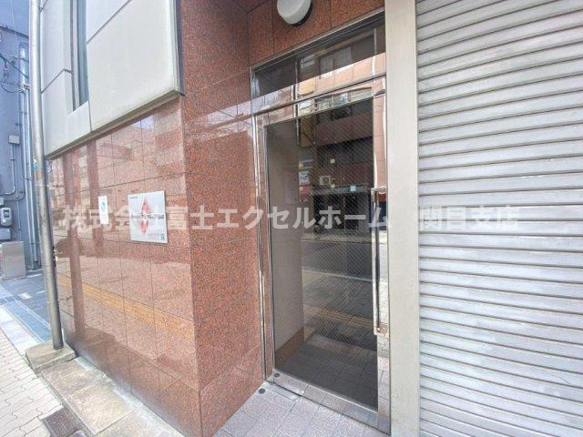 エンポリウムビルのエントランス