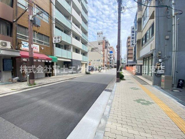 エンポリウムビルの周辺