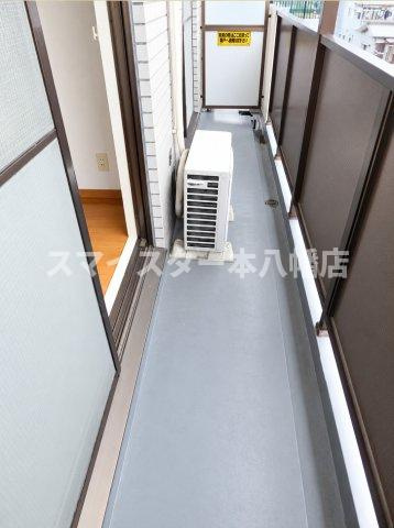 コスモリード船橋イーストの玄関