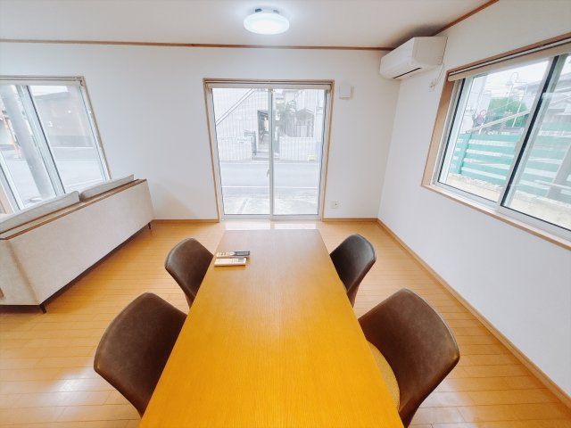 【中古戸建】伊勢崎市昭和町のダイニング|■ダイニング｜忙しい朝でもご家族そろってお食事を楽しんでいただける、ゆとりあるダイニングスペース。