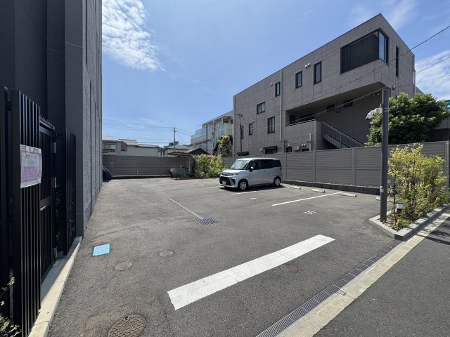 Ｓ－ＲＥＳＩＤＥＮＣＥ松戸ｂｅｎｅの駐車場