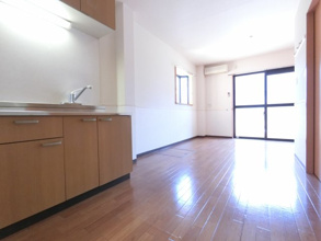 【居間・リビング】 | ※角部屋の写真です