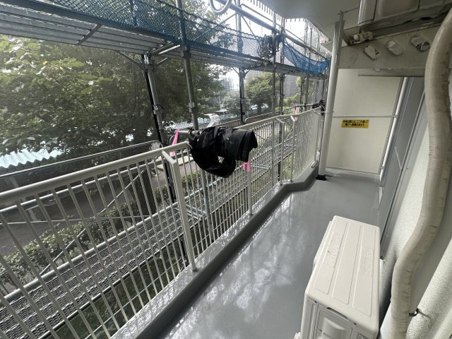 あやせグリーンハイツ８号棟のバルコニー