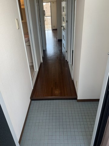 フローラ豊中南の玄関