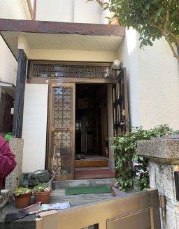 向陽１丁目　中古戸建の玄関