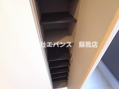 【エントランス】 | ルミエールB棟 | 清潔なエントランスです