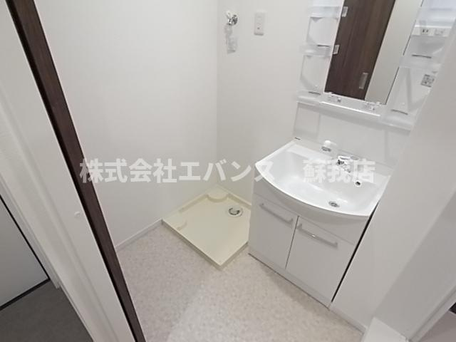 【独立洗面台】 | ルミエールB棟 | 朝の支度にも助かる、独立の洗髪洗面化粧台