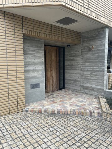旗の台アパートメント のエントランス