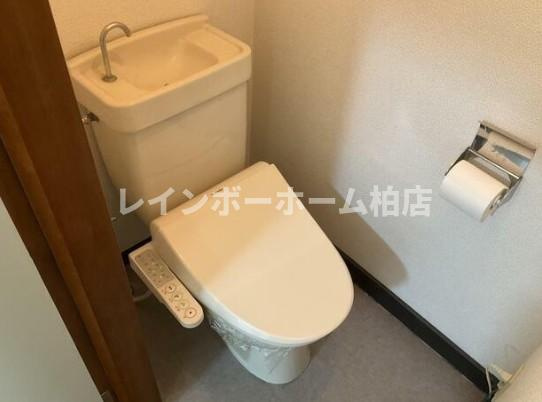 特典：仲介手数料が無料です!!のトイレ|ゆったりとした空間のトイレです