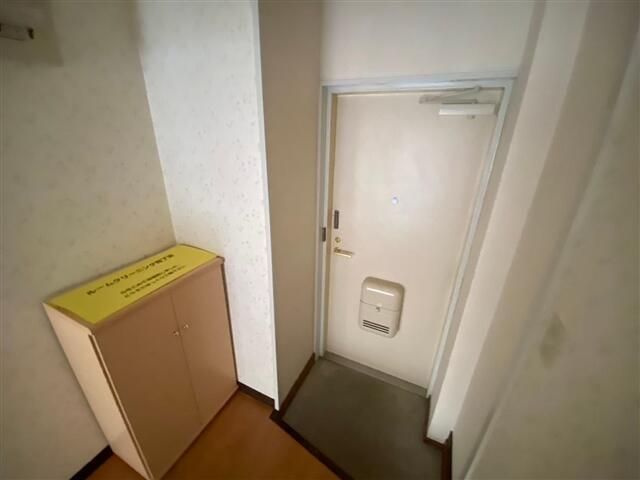 明原サンハイツの玄関|収納もある玄関です