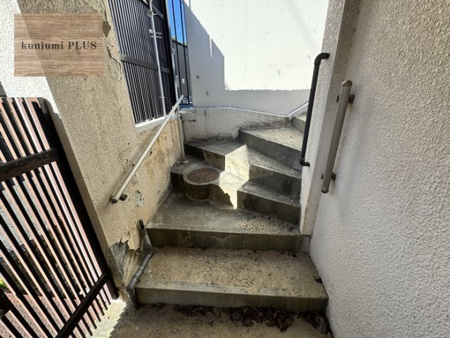 高槻市天神町2丁目の前面道路含む現地写真