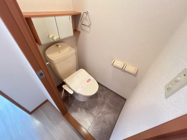 アメニティーＢのトイレ|シャワー付トイレ