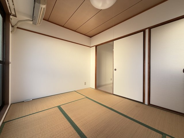 クリスタル長居の和室