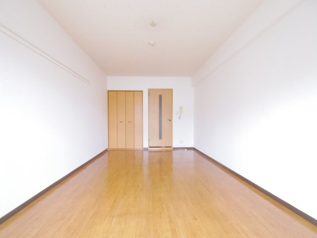 ＹＭＫ　ＲＯＯＭ１７の内装