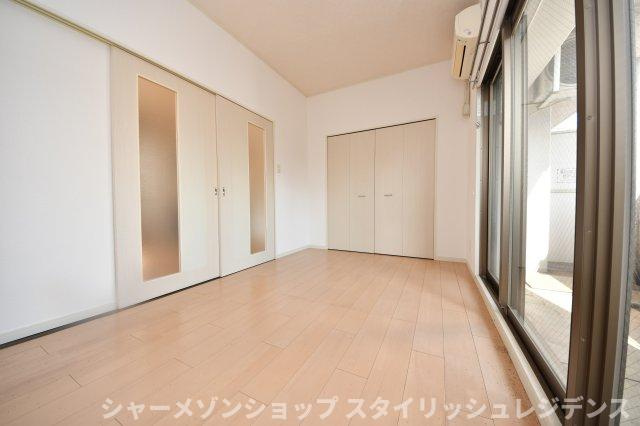 竪町センタービルの居間・リビング