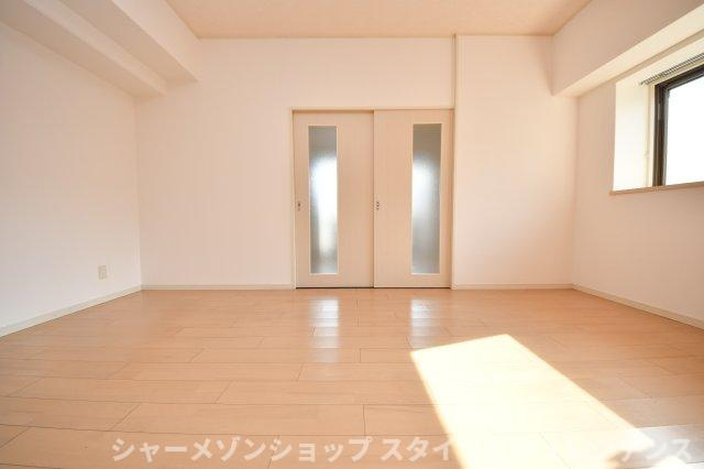 竪町センタービルの居間・リビング