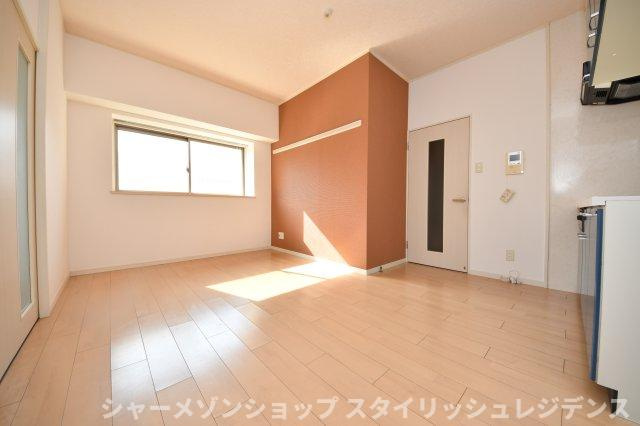 竪町センタービルの居間・リビング