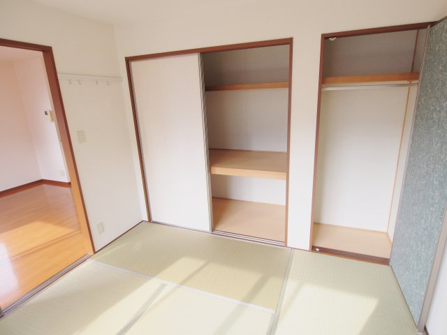 バリュージュ井原　Ａの収納