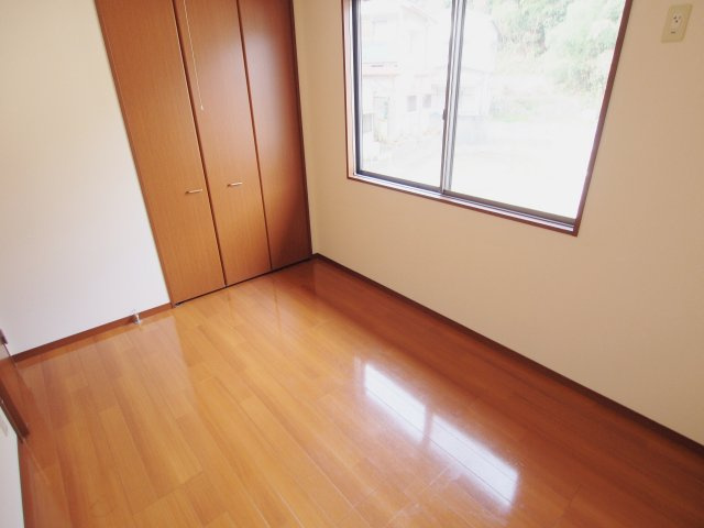 バリュージュ井原　Ａの洋室