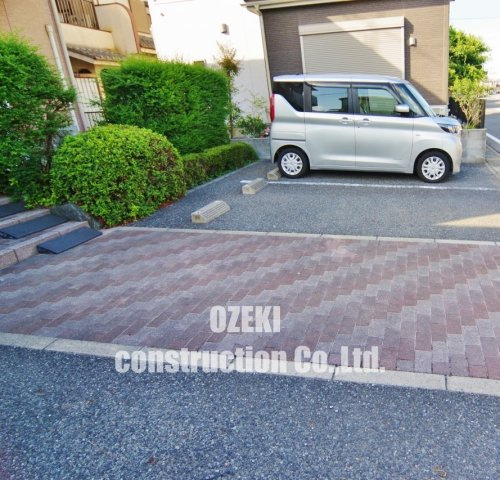 アネックスミオンBの駐車場